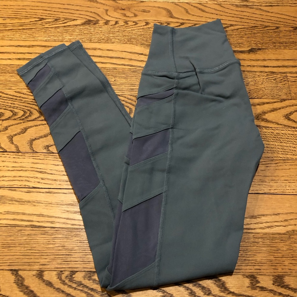 Alo Leggings Side Mesh Panels Blue Grey